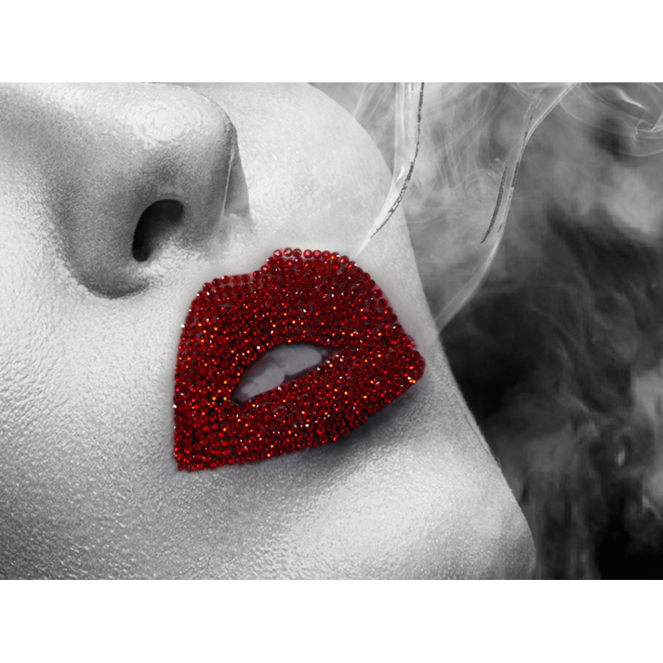glitter lips smoke